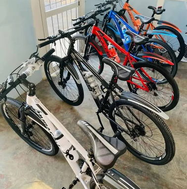 🚴 Bicicleta 26 🎊NUEVA🎊Frenos de disco 💲250 usd ✅Luces led delanteras y tracera  ✅Gomas de balón ancho - Img 86118149