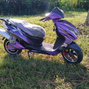 Bucatti shira esos tres colores  🖤💜❤️ 72volt x 45 amp 120 km Precio 2950 usd - Img 56181929
