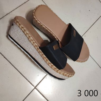 Se venden varios pares de zapatos - Img 114329345
