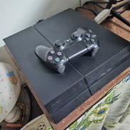 🎮 PS4 Fat PIRATEADA version 12 de 500 GB con 1 mando. Vendo o cambio por laptop o recojo consola menor y vuelto - Img 55923389