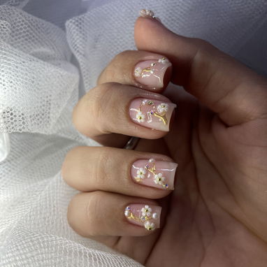 Manicurista - Img 121994391
