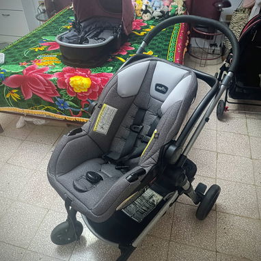Coche para bebé con asiento para carro marca Evenflo - Img 121965000