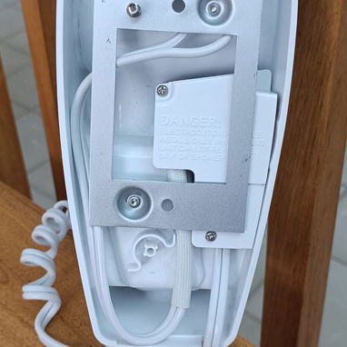 Secadora de Pelo para pared, ANDIS 1600w 110v, exelente para casas de renta o tu casa, impecable. - Img 119703487