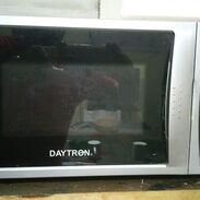 Se vende microondas Daytron de 20 lts para piezas - Img 45472634