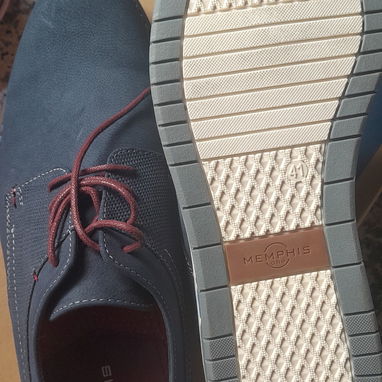 Zapatos de marca nuevos comprado en Deichmann. Precio original. Tallas grandes - 8/10