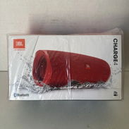 Altavoz Bluetooth portátil JBL Charge 4, color rojo, nuevo y en caja sellada. - Img 58097389