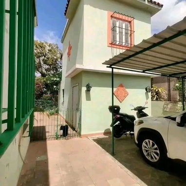 Venta de casa colonial independiente en Playa en 220000 - 3/10