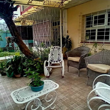 Renta de apartamento independiente en Vedado por 23 y 26 electricidad 24 horas - 10/10