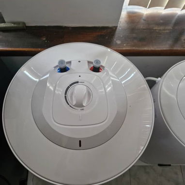 Calentadores electricos 50 y 80 L - 2/2