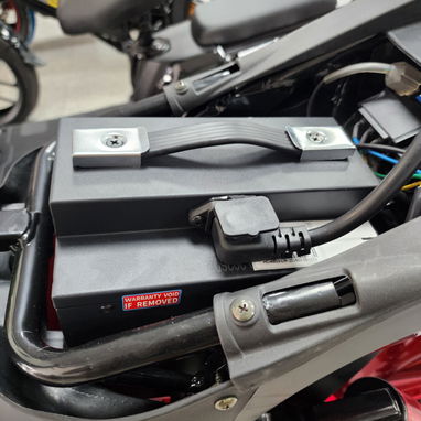 Bici moto Halcon en negra y rojas 48v 50ah 120km por carga - 3/4