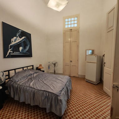 Calle Galiano,Casa Colonial Con Balcón 215m2,Tiene Una Terraza Al Final Con Vista a La La Calle De Atrás,Es 1er Piso,Azo - 4/10