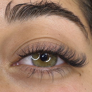 Extensiones de Pestañas pelo a pelo y manicura - 5/5