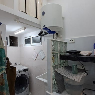 APARTAMENTO RENOVADO EN BAJOS EN VEDADO - Img 114419460