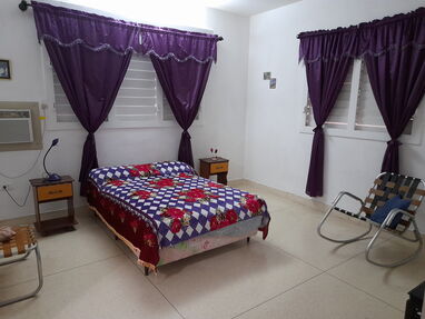 Alquiler en una casa Biplanta ubicada 3ra A y 88 cerca del Comodoro. PRECIO 600 USD al mes o 20 USD por noche - Img 63772543