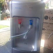 Dispensador de agua fría y caliente con nevera de mantenimiento y su botellón - Img 45473765