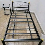 Cama (Original) con Bastidor de Metal y Mesita de Noche - Img 56867048