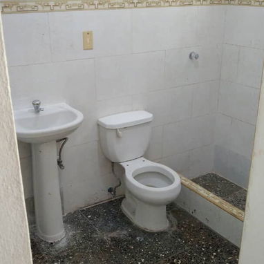 Se renta apartamento en Lìnea y B Vedado - Img 123859548