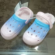 Ropa de niña, juegos de licra y abrigo,.chancletas de niña y otras cositas mas - Img 55882992