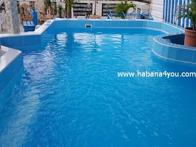 Disponible casa con piscina de 5 habitaciones en Guanabo. Reservas por WhatsApp 58142662 - Img 64714364