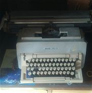 Vendo máquina de escribir Olivetti LINEA 98 - Img 45815451