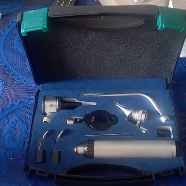 150USD Instrumento de medicina  Otoscopio nuevo en su caja - 3/3