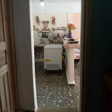 *$22.000usd ó EUROS. Posible ajuste  con dinero en mano. En venta casa  puerta de calle en  Santiago de Las Vegas. Boyer - 9/10