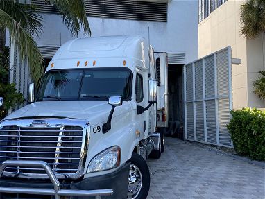 Se negocia rastra en Miami x carro en cuba - Img 67711299