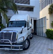 Se negocia rastra en Miami x carro en CUBA - Img 45694927