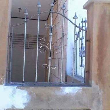 Se realizan rejas y cristales llamar al 54286981 - 4/6