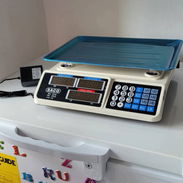 ⚖️ PESA DIGITAL SACO 40KG - 💵 PRECIO Especial: 💰: $70 USD 📦 Estado: Nueva de paquete (0km), sellada en su caja. Ca - Img 56472062