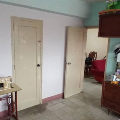 Apartamento en venta 2do piso Capitalista del año 1956 - Img 120352184