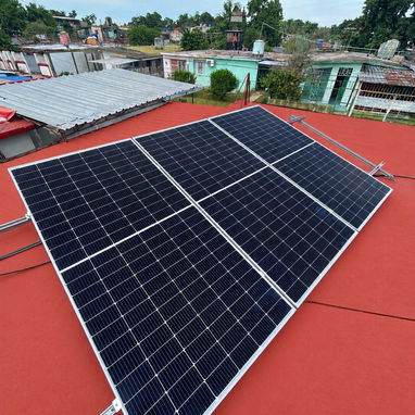 Montaje de inversores y paneles solares - 2/9