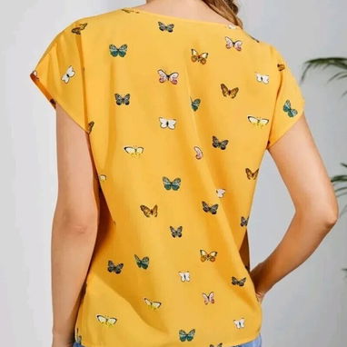 SHEIN LUNE Blusa de manga corta con estampado de mariposa. - Img 118204631