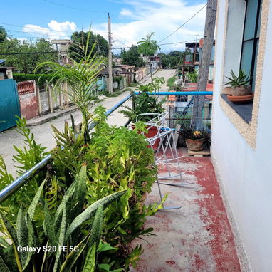$14.000usd En venta casa grande  puerta de calle de 2 plantas con  garaje en Mantilla, Arroyo Naranjo. - 7/10