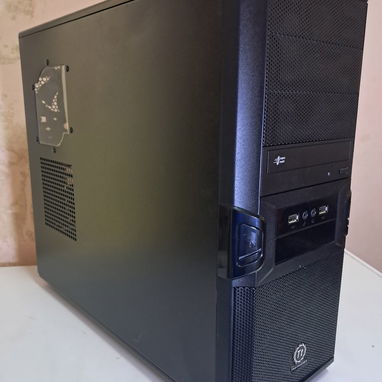 Torre I7 10700, Asus H510, 32Gb DDR4, 1Tb M2, Thermaltake 600W - 3/4