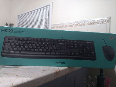 Vendo teclado nuevos en su estuche marca logitech - Img main-image-46120906