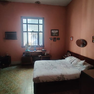 Vivienda amplia en altos, cercana a 23 y G . Vedado !!! - Img 115656047