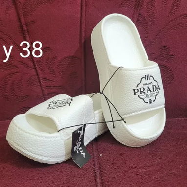 Chancletas disponibles. - 10/10