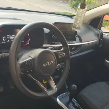 Vendo o negocio kia picanto del 2024 pintura de fábrica - Img 112033560