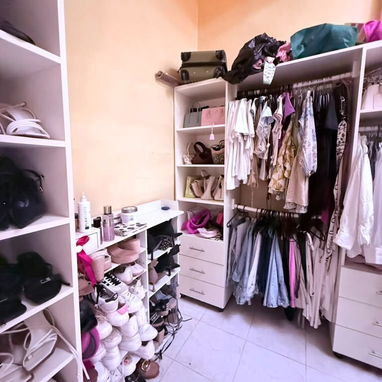 Ref # 85. Ofertaa casa semi independiente en excelente zona de Playa con posibilidad de carporshe. - 4/10
