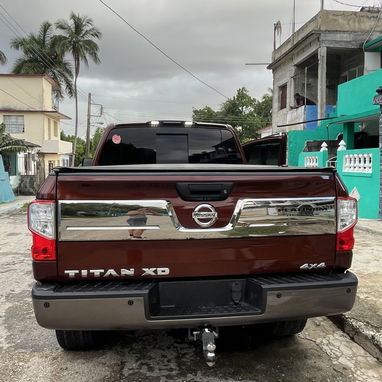 🛻Nissan titán De petróleo en venta - Img 122939047