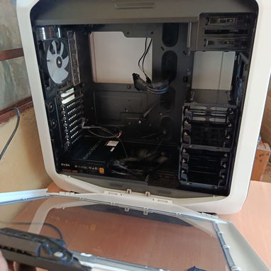 Corsair Graphite Series 780T – Blanco. Fanes del Chasis son 5: 2 superiores Corsair 140mm - Img 122372244
