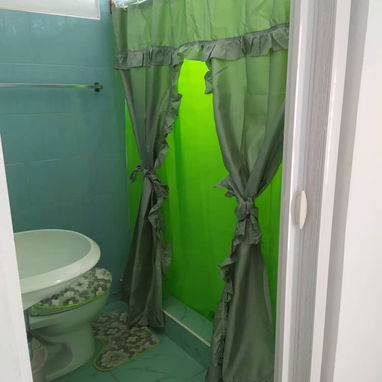 Disponible desde ya casa Odaya. Estsmis lejos de la playa pero las condiciones de la casa son excelentes..whatssap 5 295 - 8/9