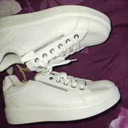 Tenis blancos - Img 52847676