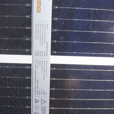 Panel solar bifacial de 750W - 2/2