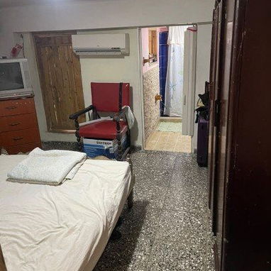 🏡*129_Se vende apto en centro Habana en un Edif Capitalista en un 1er piso*  ⚠️*OJOOOOO⚠️ES EN ZONA SOTERRADA,NO SE VA - 4/10