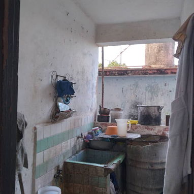 Vendo apartamento 2do piso cerca de 13y42 Playa 2 cuartos 20mil usd 53582376 - Img 125761059