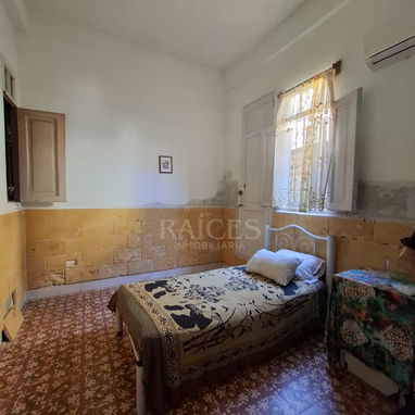 ¡Opotunidad de Inversión! Apartamento Capitalista en el Vedado cercano a la Embajada de EEUU - $36 000 USD - 5/9