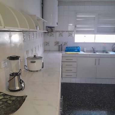 ¡EL NÁUTICO! 🏠 RENTO APTO 2 HAB. CLIMATIZADO, WIFI, C/EQUIPADA, PARQUEO CERCA. 600 USD. - Img 121652952