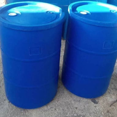 Tanques de agua de diferentes medidas - 3/4